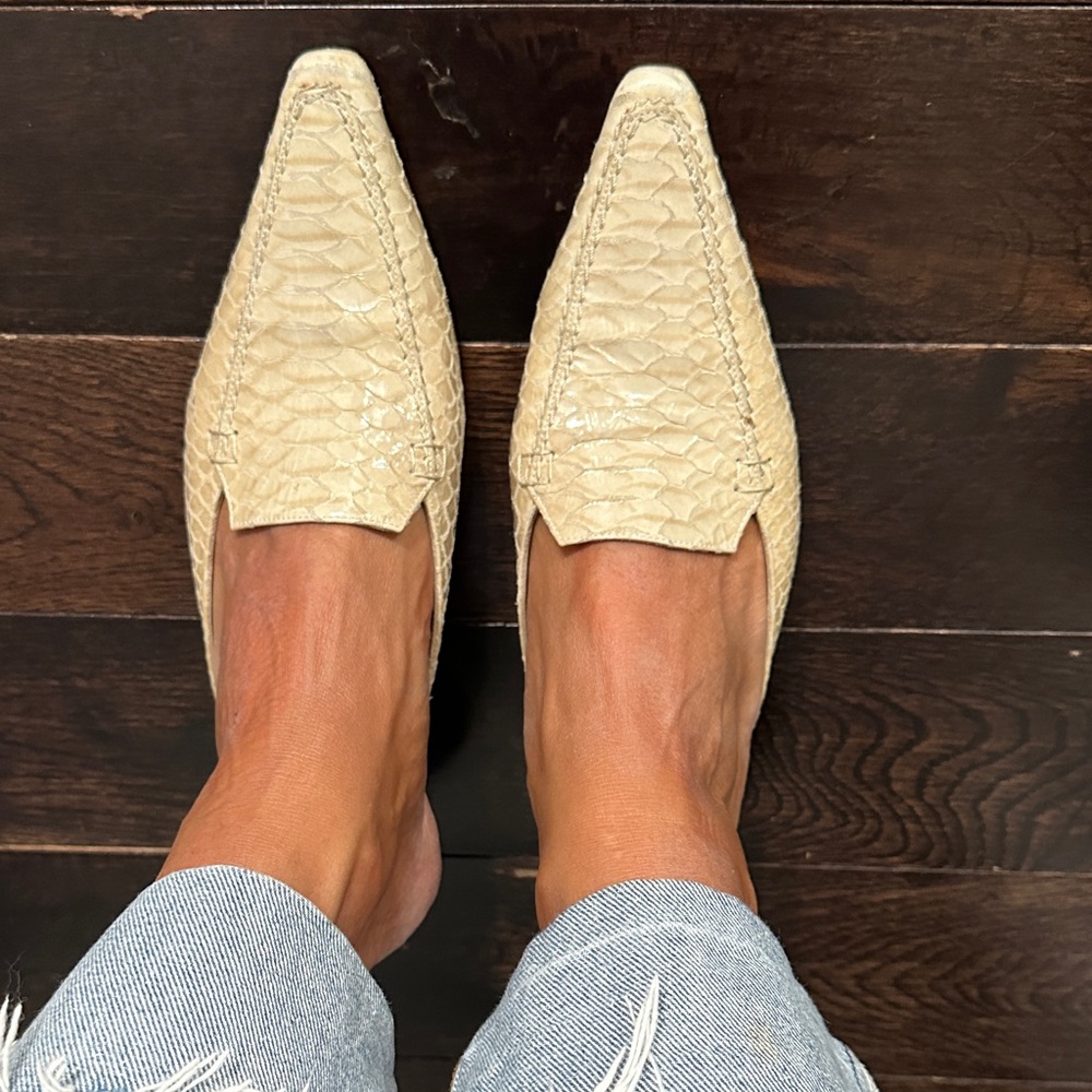 Stuart Weitzman snake skin slip on kitten heel size 37